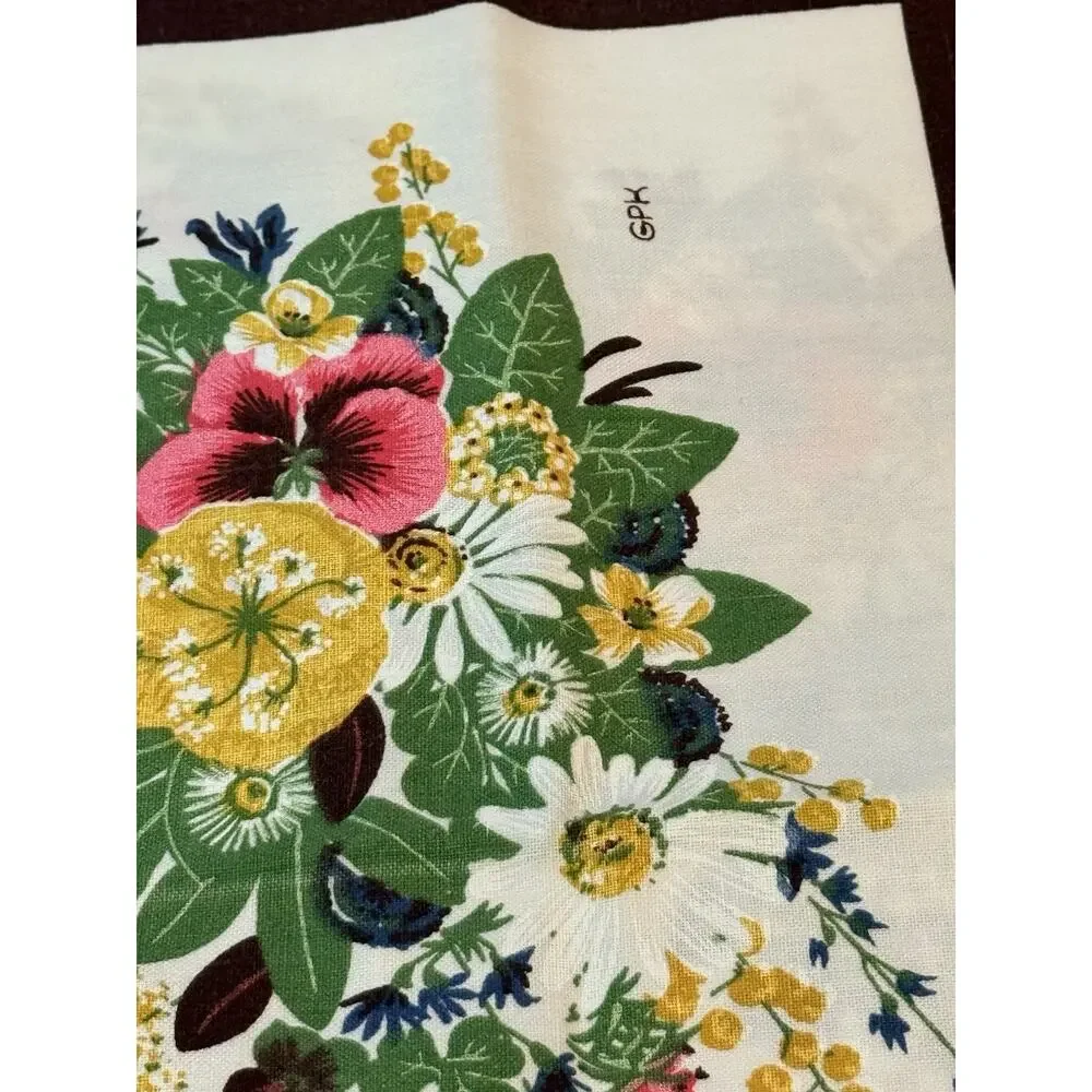 Vintage Floral Cloth Napkins Set of 4 19x19 Wildflowers Butterfly Burgundy
